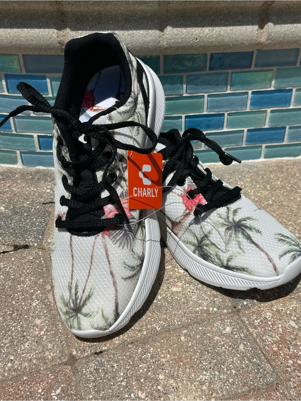 Charly Palm/Tropical Women’s Sneakers (NWT; size 8)